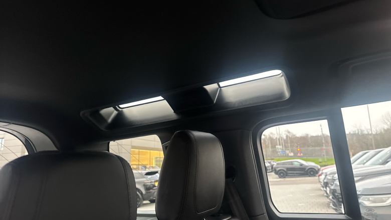 Land Rover Defender 3.0 D250 X-Dynamic SE 110 5dr Auto Diesel Estate